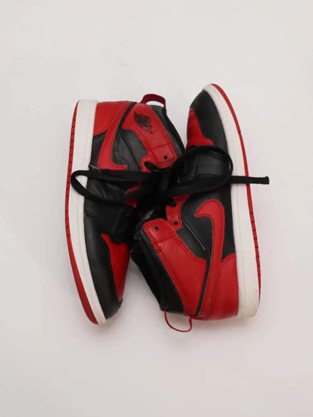 Jordan 1 Mid, black and red, size 3Y